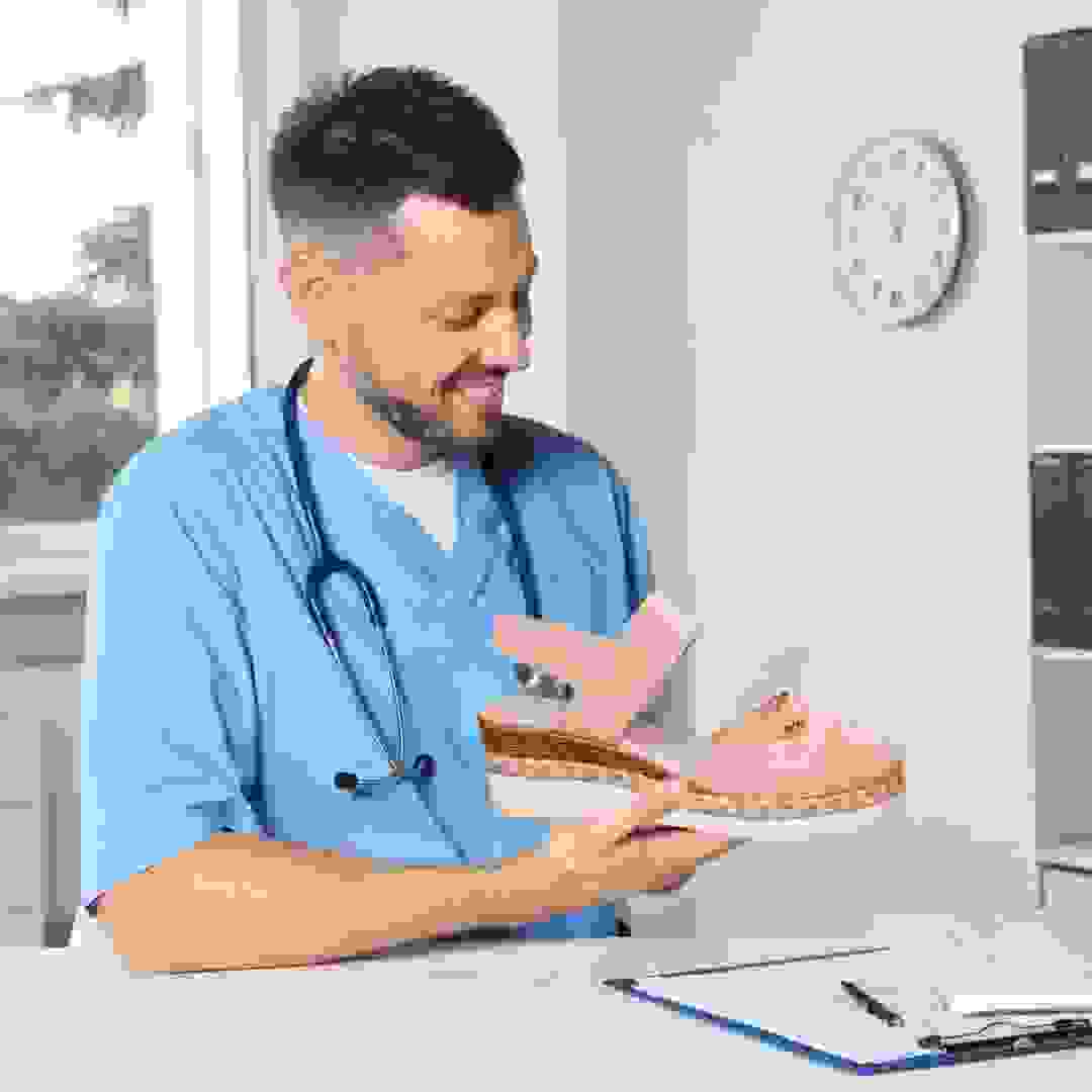 OrthoStella - ergonomic & non-slip sandals for pain relief